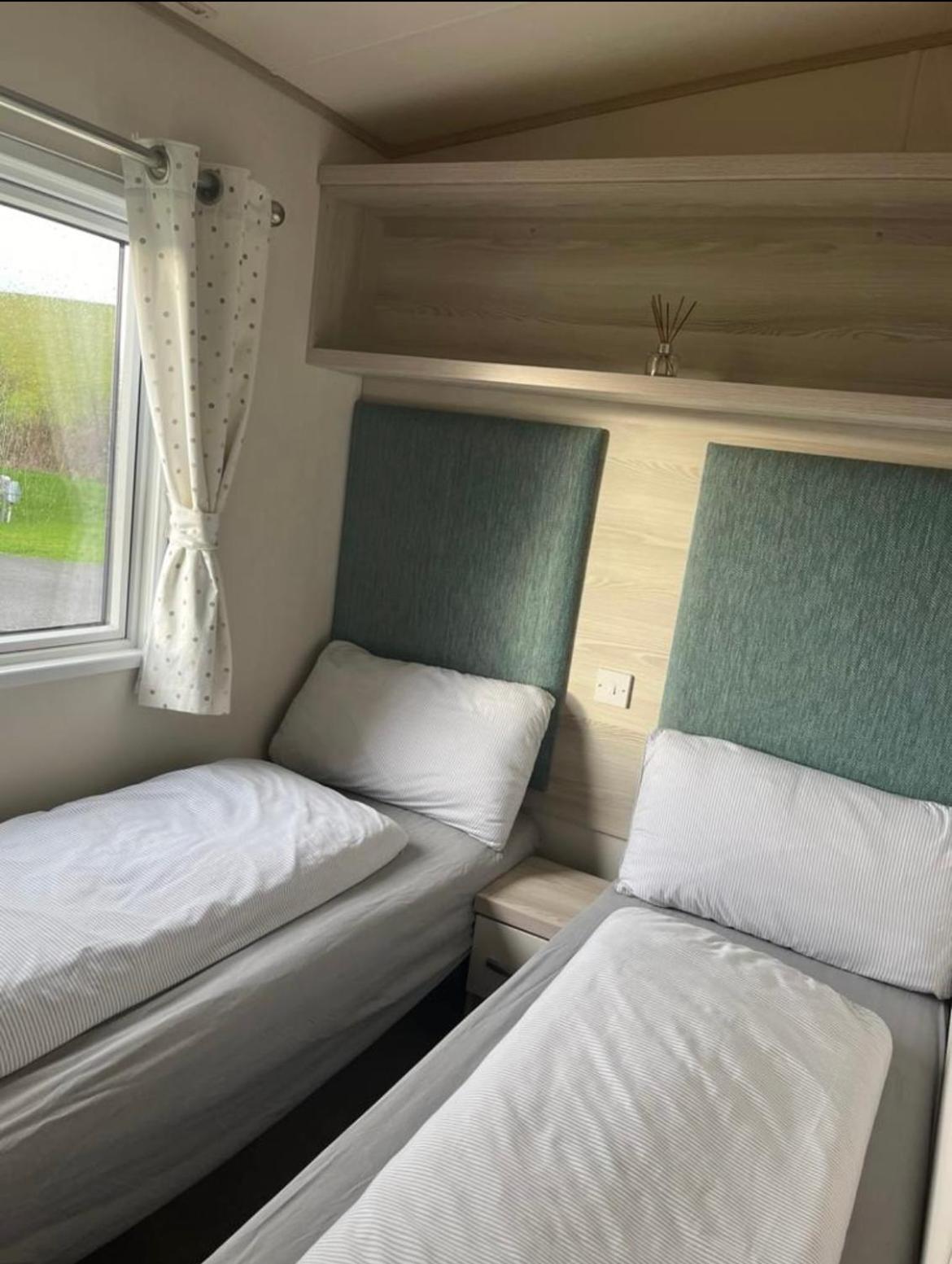 Gds Luxury Caravan Hire Campsite *